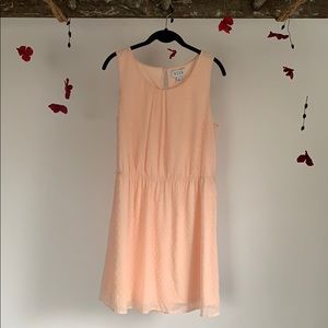 Elle Short Summer Dress In Peach